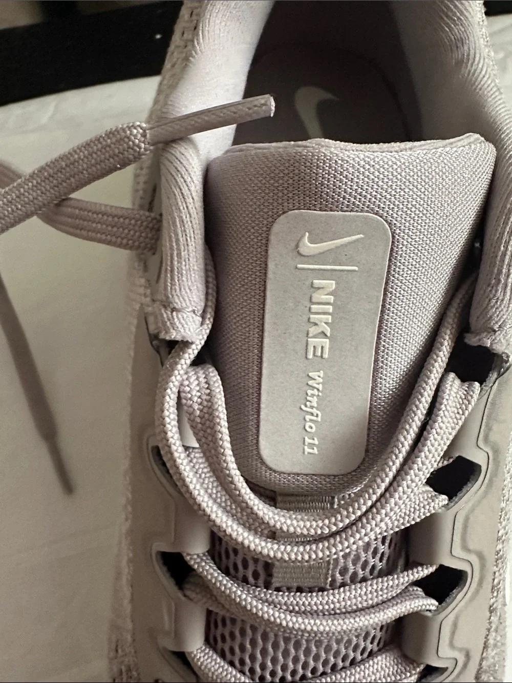 NWOT Nike Winflow 11 Women's Neutral Taupe Knit Running Sneakers 8 half woman